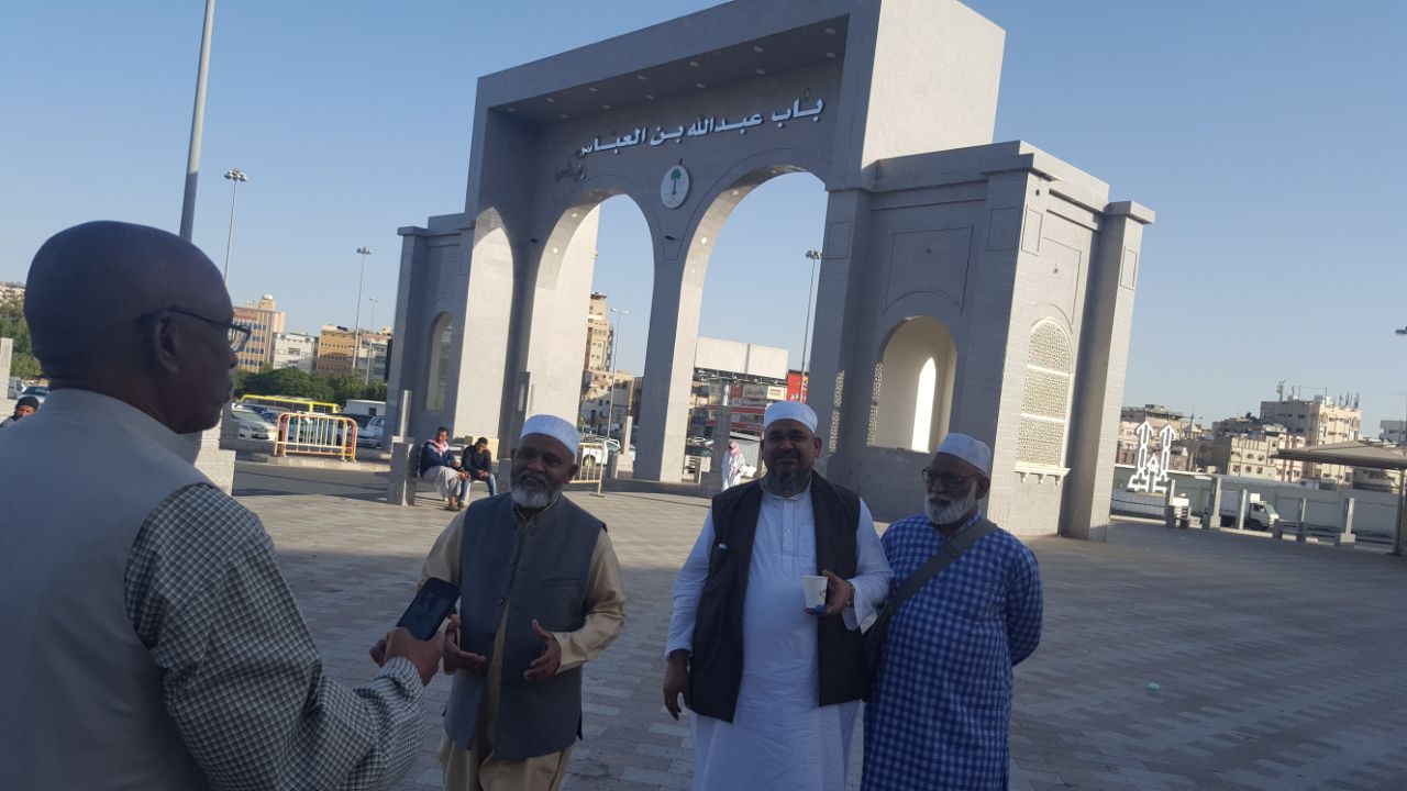 Dr. Irfan with a group of Umrah pilgrims during guided Ziyaraat